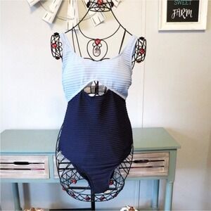 NWT‎ Cupshe Colorblock Textured One Piece w/ Cut-Outs Size Medium